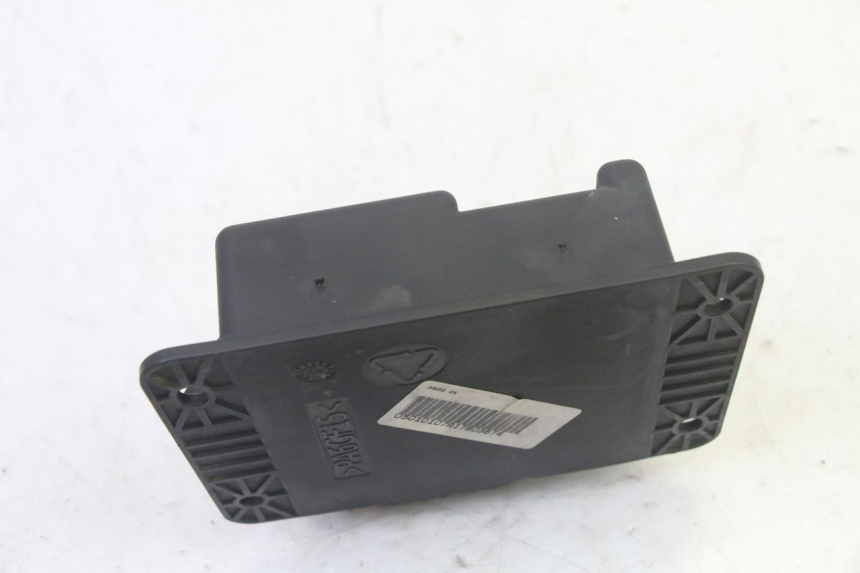 photo de RELAIS ROLL LOCK PIAGGIO MP3 RL 250 (2007 - 2010) - Dettagli dei punti di fissaggio