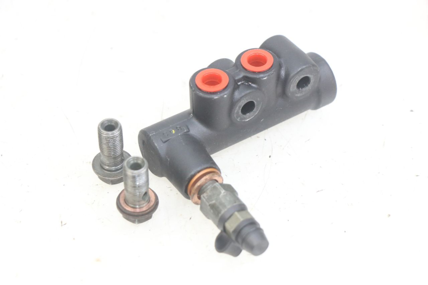 photo de DISTRIBUITORE FRENO APRILIA SCARABEO LIGHT 125 (2007 - 2011)