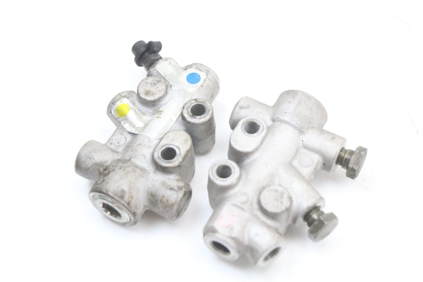 photo de DISTRIBUITORE FRENO PIAGGIO MP3 LT 400 (2007 - 2012)