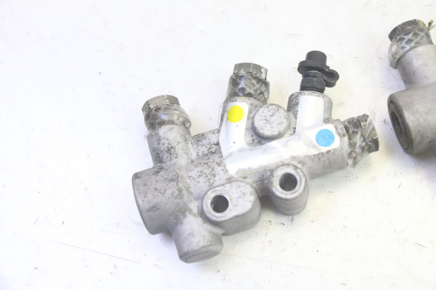 photo de DISTRIBUITORE FRENO PIAGGIO MP3 RL 250 (2007 - 2010) - Zoom sullo stato d'uso