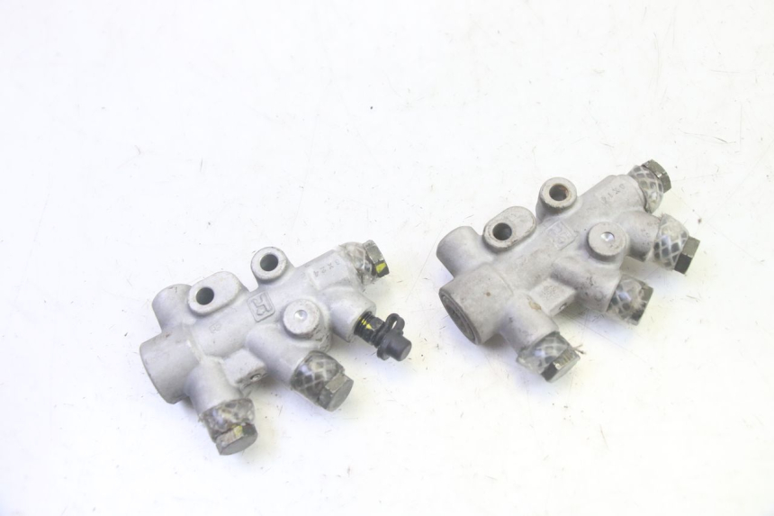 photo de DISTRIBUITORE FRENO PIAGGIO MP3 RL 250 (2007 - 2010) - Primo piano tecnico