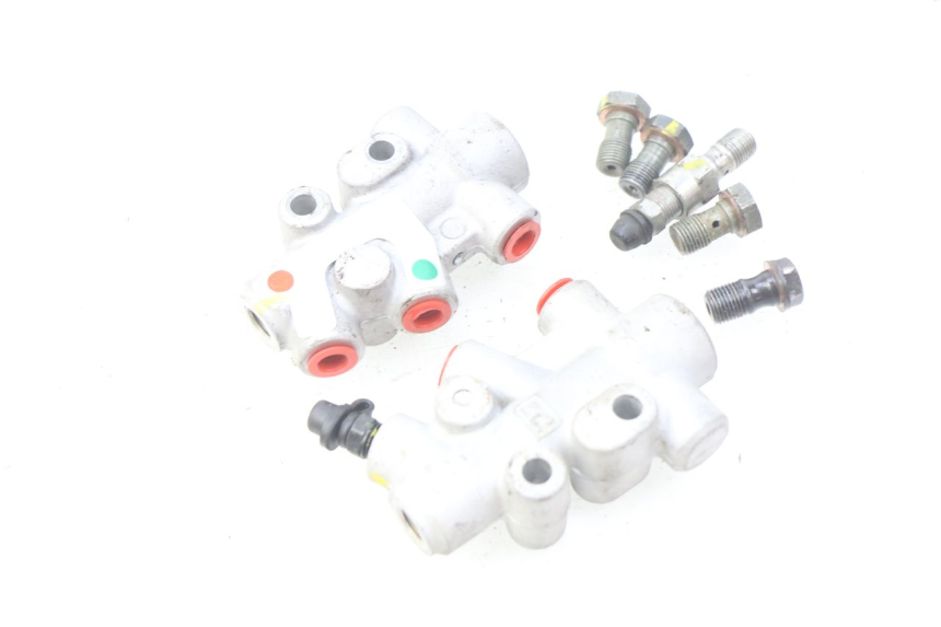 photo de DISTRIBUITORE FRENO PIAGGIO MP3 500 (2011 - 2015)