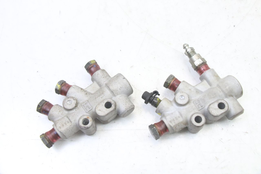 photo de DISTRIBUITORE FRENO PIAGGIO MP3 LT 400 (2007 - 2012)