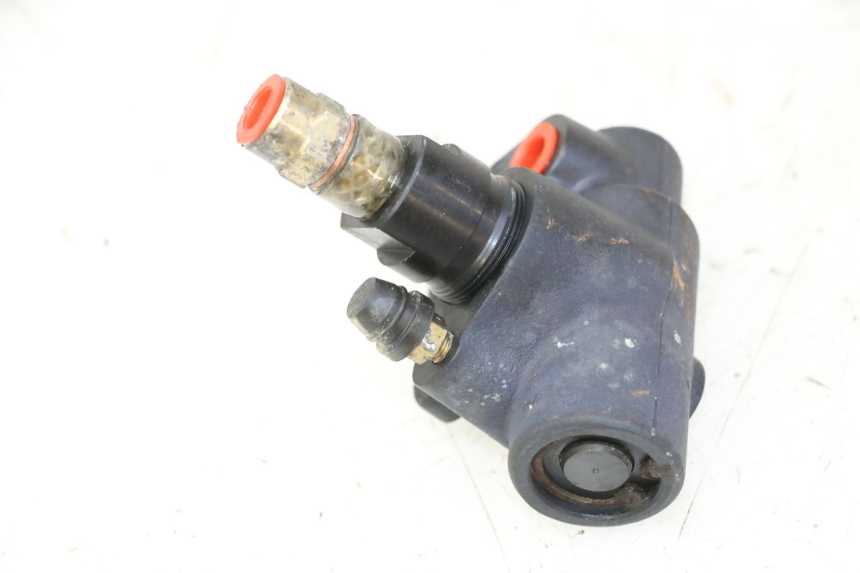 photo de DISTRIBUITORE FRENO PIAGGIO X9 EVOLUTION 125 (2003 - 2007)