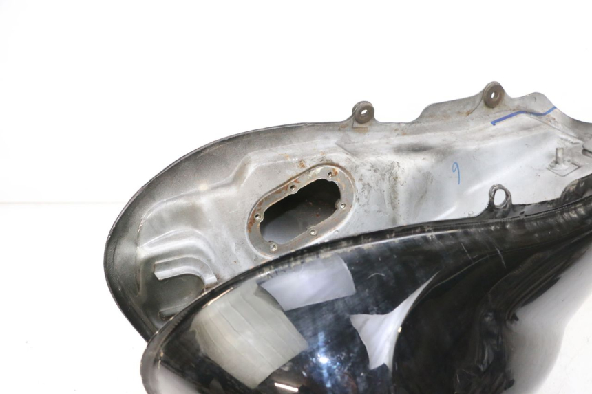 photo de SERBATOIO CARBURANTE  KSR CODE 125 (2018 - 2020) - Dettagli dei punti di fissaggio