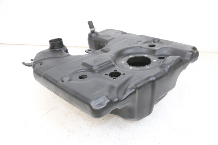 photo de SERBATOIO CARBURANTE PEUGEOT DJANGO 4T 50 (2014 - 2019) - Primo piano tecnico