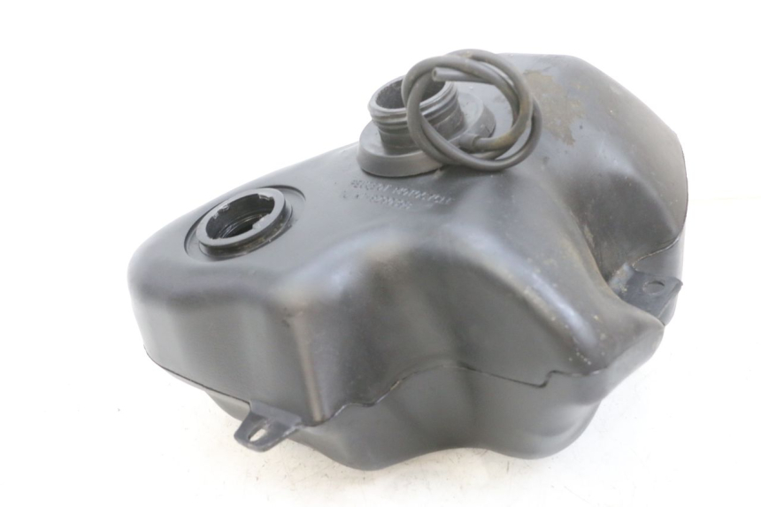 photo de Serbatoio carburante PEUGEOT ELYSEO 125 (1999 - 2004) - Primo piano tecnico