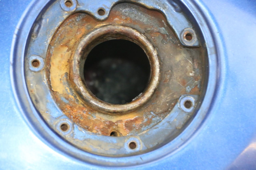 photo de SERBATOIO CARBURANTE  KAWASAKI GPX R WARBIRD 600 (1988 - 1993) - Zoom qualità usato