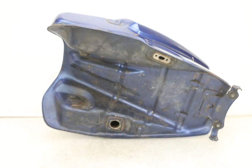 photo de SERBATOIO CARBURANTE  KAWASAKI GPX R WARBIRD 600 (1988 - 1993) - Primo piano tecnico