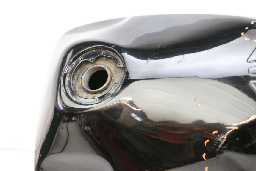 photo de SERBATOIO CARBURANTE  KAWASAKI GPZ RX 1000 (1986 - 1988) - Dettagli dei punti di fissaggio