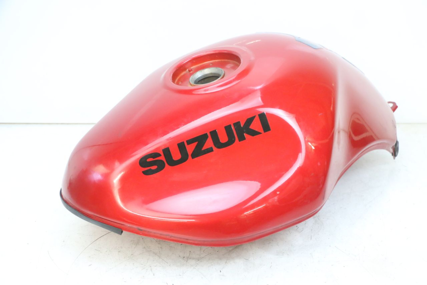 photo de SERBATOIO CARBURANTE  SUZUKI GSF N BANDIT 600 (1996 - 1999) - Zoom sullo stato d'uso