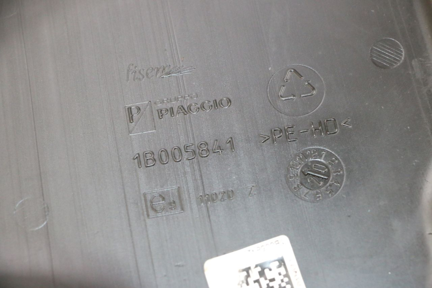 photo de SERBATOIO CARBURANTE  PIAGGIO MP3 HPE 300 (2019 - 2026) - Dettaglio del componente