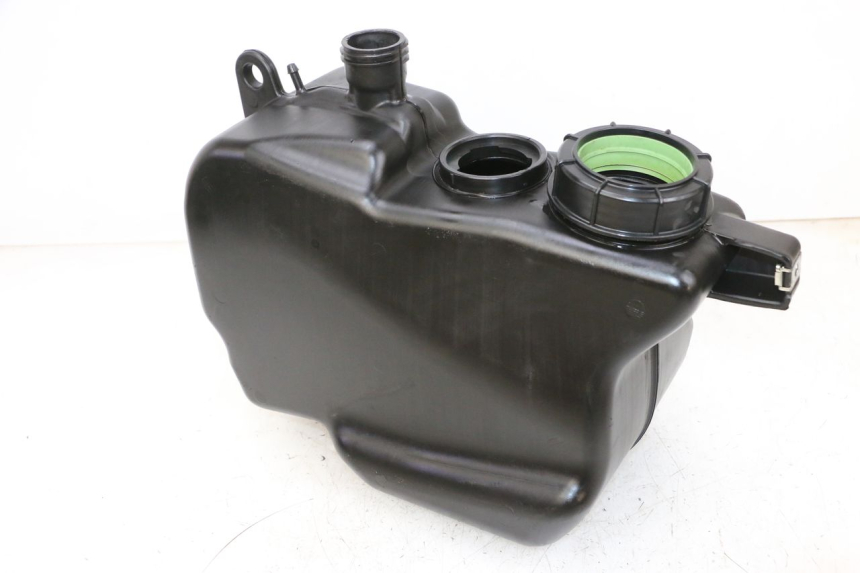 photo de SERBATOIO CARBURANTE  PIAGGIO MP3 HPE 300 (2019 - 2026) - Primo piano tecnico