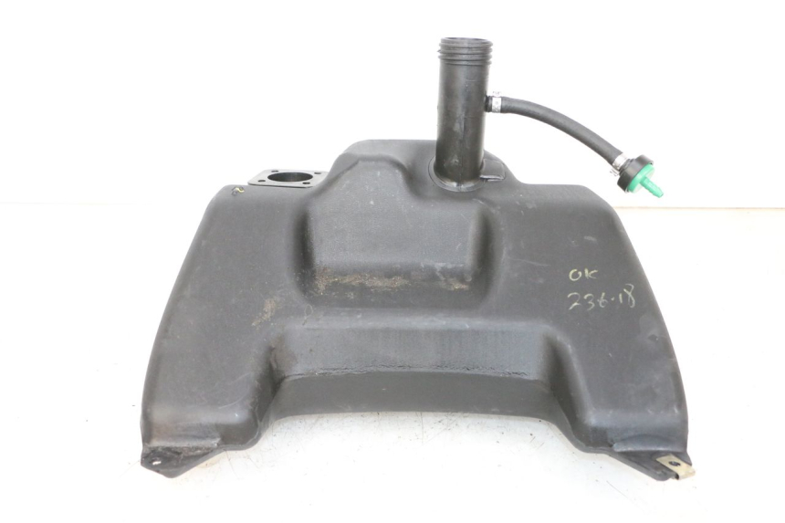 photo de SERBATOIO CARBURANTE PIAGGIO NEW TYPHOON 50 (2018 - 2021) - Primo piano tecnico