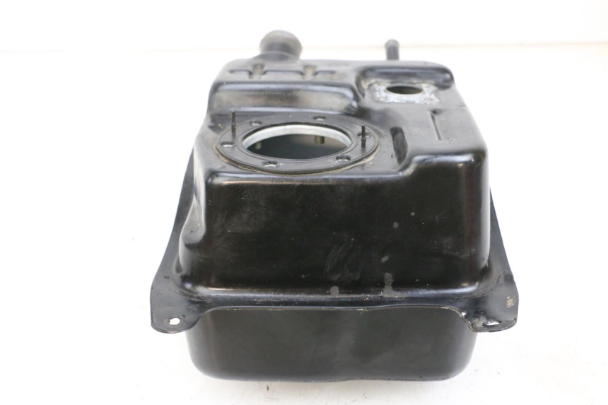 photo de SERBATOIO CARBURANTE  SYM ORBIT III 3 4T 50 (2021 - 2025) - Dettagli dei punti di fissaggio