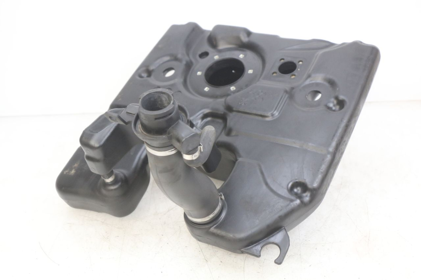 photo de SERBATOIO CARBURANTE PEUGEOT DJANGO 4T 50 (2014 - 2019)