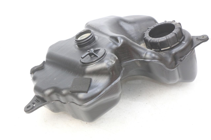 photo de SERBATOIO CARBURANTE SUZUKI SIXTEEN 125 (2008 - 2010)