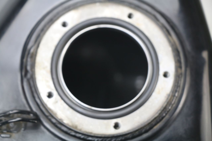 photo de SERBATOIO CARBURANTE SUZUKI AN BURGMAN 400 (2006 - 2010)