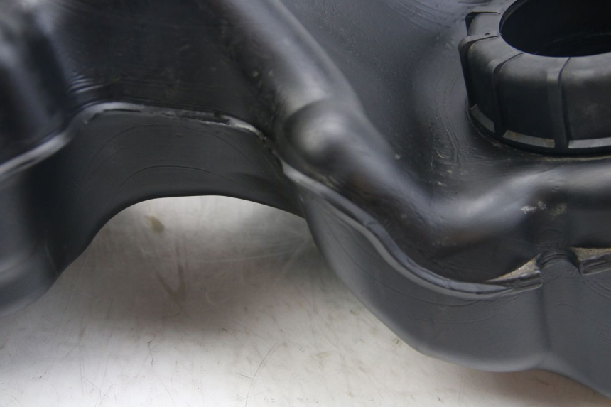 photo de SERBATOIO CARBURANTE SUZUKI SIXTEEN 125 (2008 - 2010)