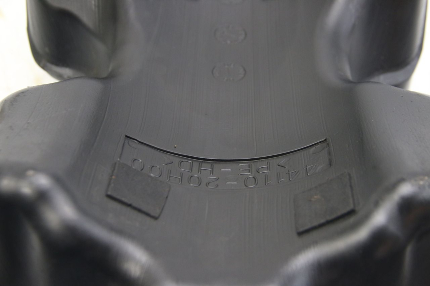 photo de SERBATOIO CARBURANTE SUZUKI SIXTEEN 125 (2008 - 2010)