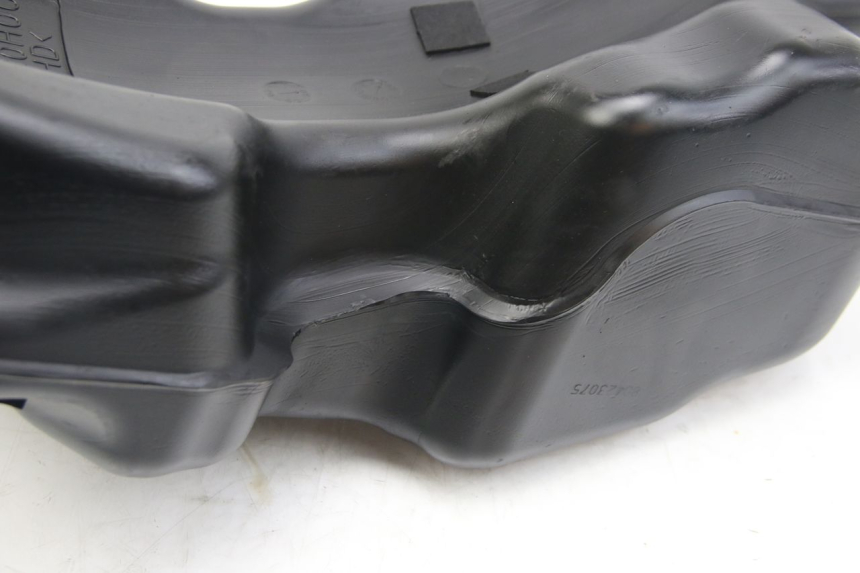 photo de SERBATOIO CARBURANTE SUZUKI SIXTEEN 125 (2008 - 2010)