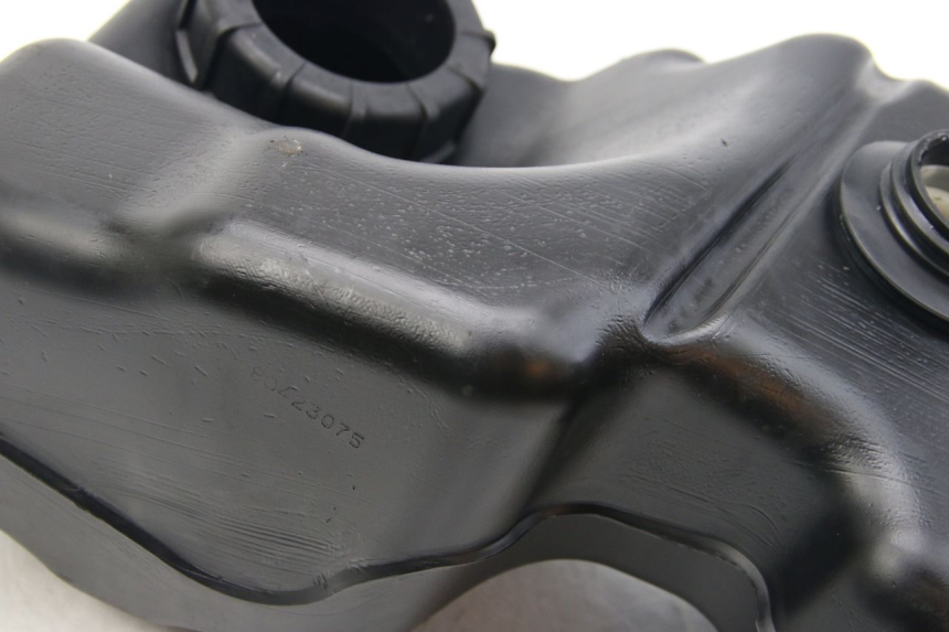 photo de SERBATOIO CARBURANTE SUZUKI SIXTEEN 125 (2008 - 2010)