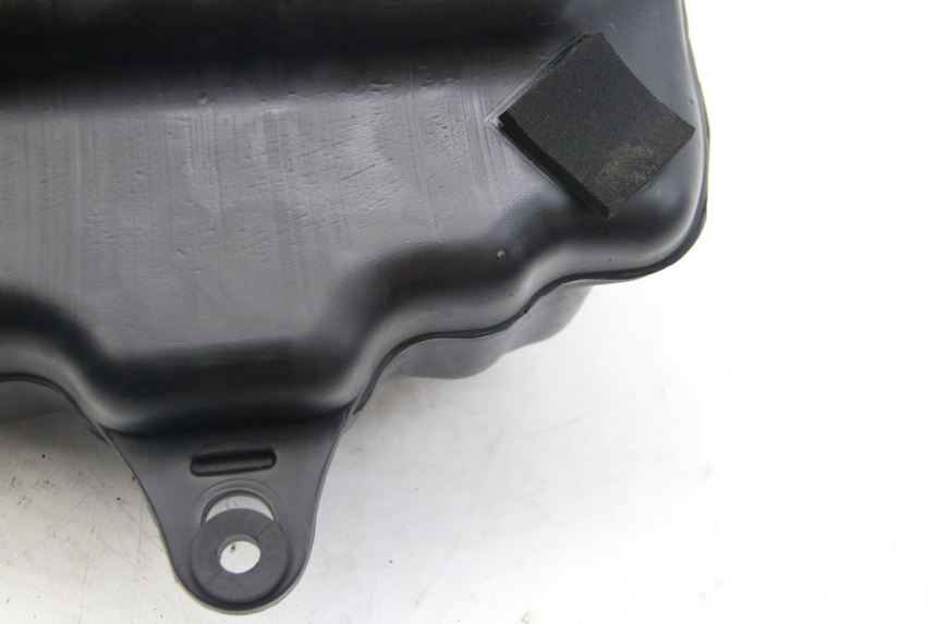 photo de SERBATOIO CARBURANTE SUZUKI SIXTEEN 125 (2008 - 2010)
