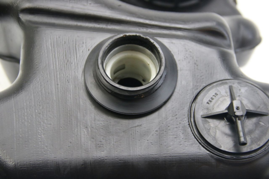 photo de SERBATOIO CARBURANTE SUZUKI SIXTEEN 125 (2008 - 2010)