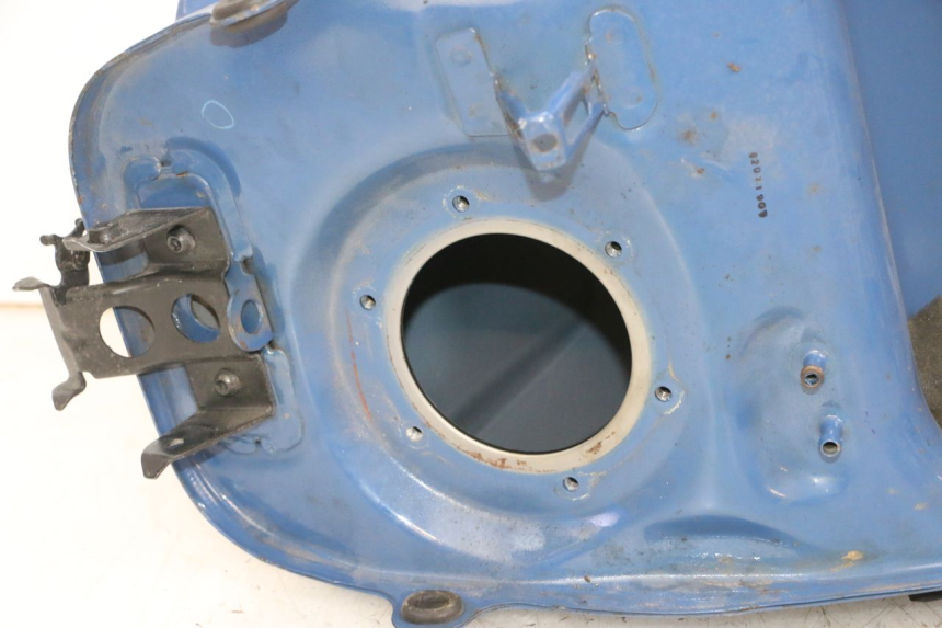 photo de SERBATOIO DELLA BENZINA YAMAHA TDM ABS 900 (2002 - 2014) - Primo piano tecnico