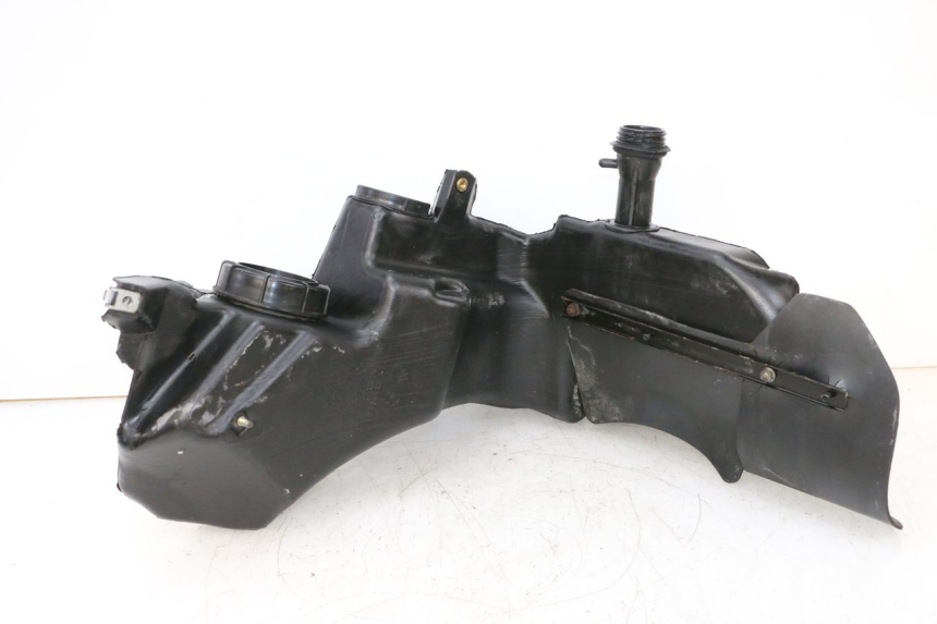 photo de SERBATOIO CARBURANTE PIAGGIO VESPA GTS SUPER IE 125 (2009 - 2016) - Primo piano tecnico
