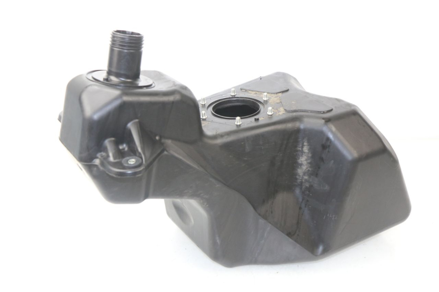 photo de SERBATOIO CARBURANTE  YAMAHA XMAX X-MAX ABS 125 (2014 - 2016) - Primo piano tecnico