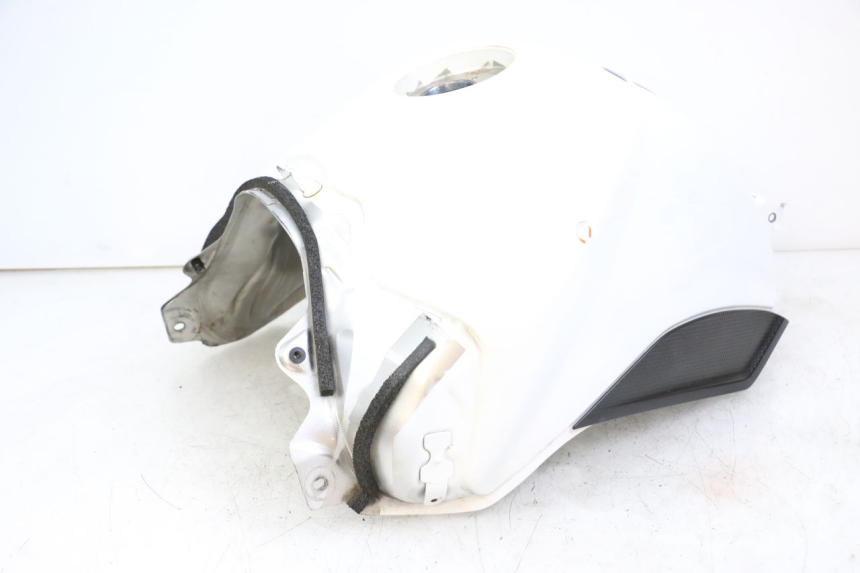 photo de SERBATOIO CARBURANTE  YAMAHA FZ1 FAZER 1000 (2007 - 2009)