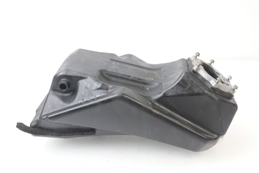 photo de Serbatoio carburante YAMAHA YZF YZ-F 450 (2018 - 2021) - Primo piano tecnico