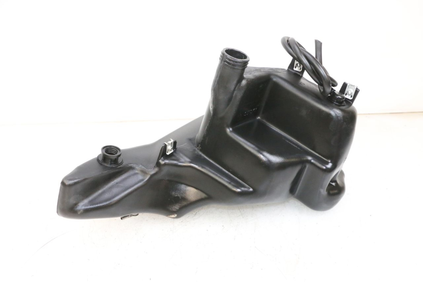 photo de SERBATOIO CARBURANTE PIAGGIO ZIP 2T 50 (2009 - 2019) - Primo piano tecnico