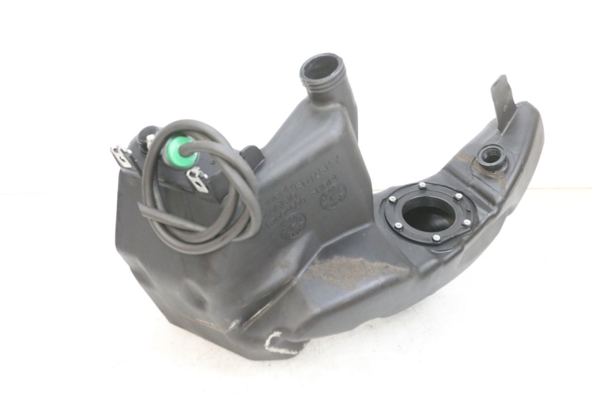 photo de SERBATOIO CARBURANTE PIAGGIO ZIP 4T 50 (2018 - 2020) - Altra angolazione