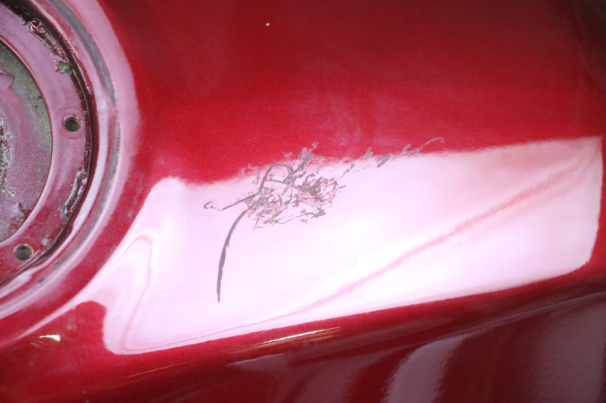 photo de SERBATOIO CARBURANTE  KAWASAKI ZR 7 750 (1999 - 2001) - Caratteristiche distintive