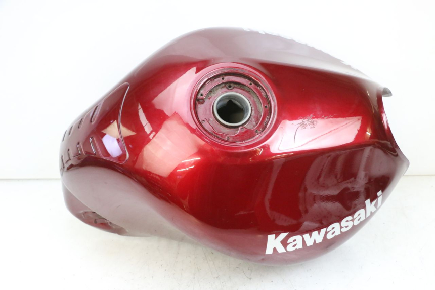 photo de SERBATOIO CARBURANTE  KAWASAKI ZR 7 750 (1999 - 2001) - Zoom sui componenti