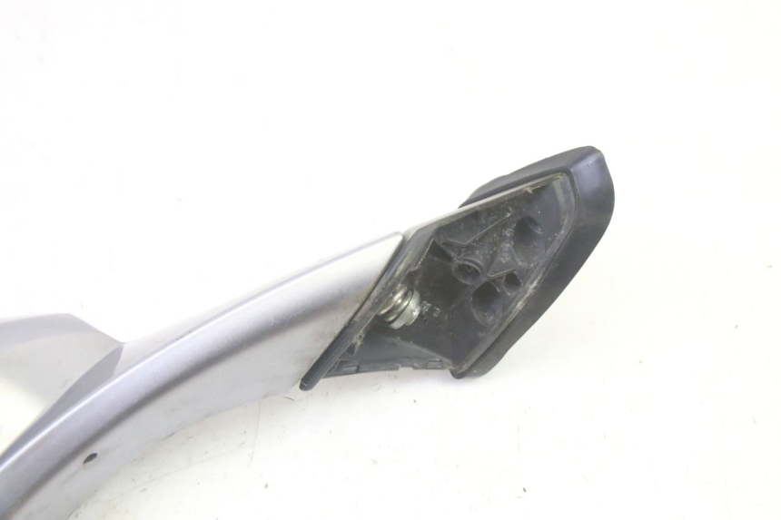 photo de SPECCHIO DESTRO SYM GTS EVO 125 (2009 - 2013) - Marcature e riferimenti originali