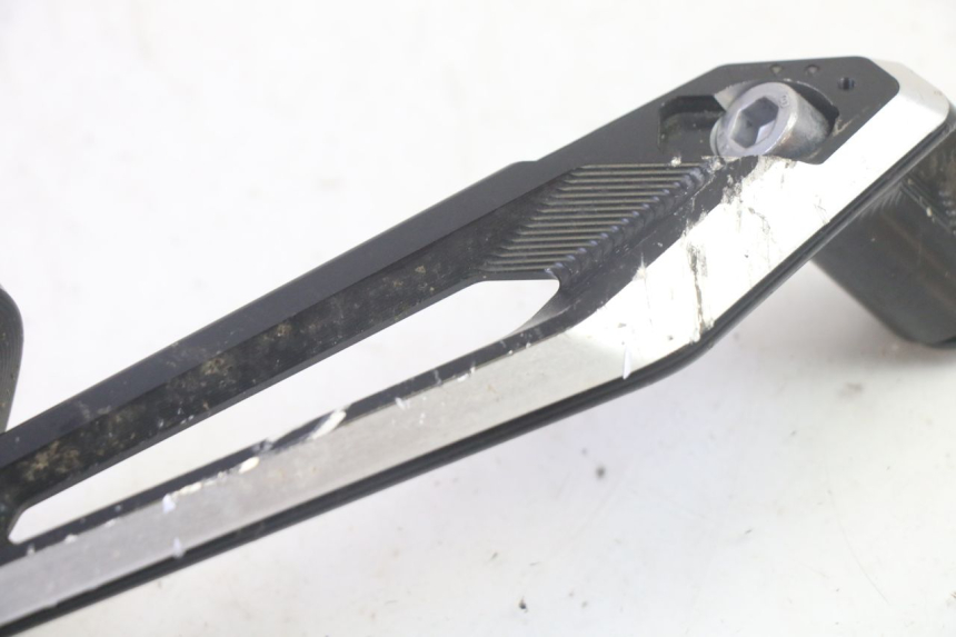 photo de SPECCHIO DESTRO BMW R GS 1250 (2021 - 2024) - Marcature e riferimenti originali