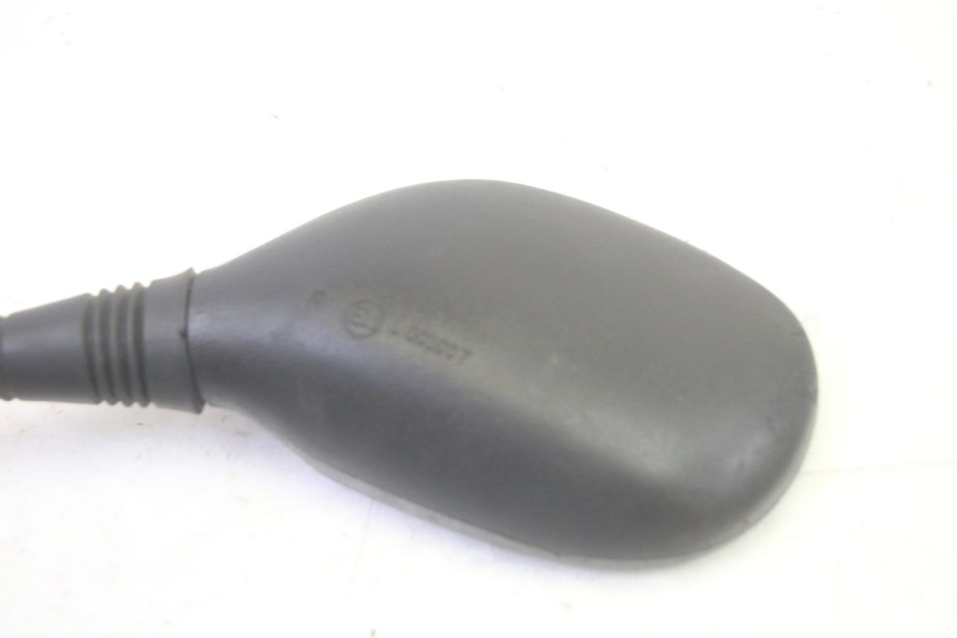 photo de SPECCHIO SINISTRO PIAGGIO MP3 RL 250 (2007 - 2010) - Dettagli dei punti di fissaggio