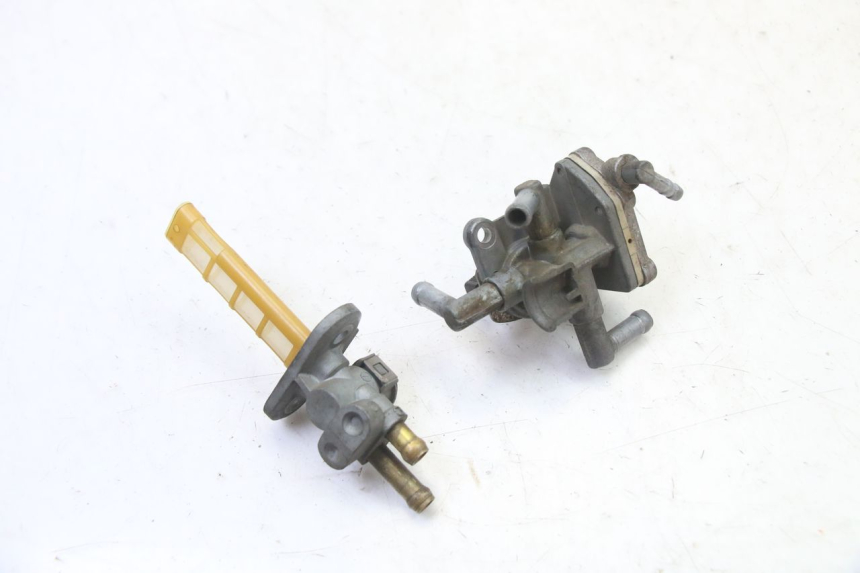 photo de RUBINETTO SERBATOIO SUZUKI GS GSE 500 (2001 - 2003)