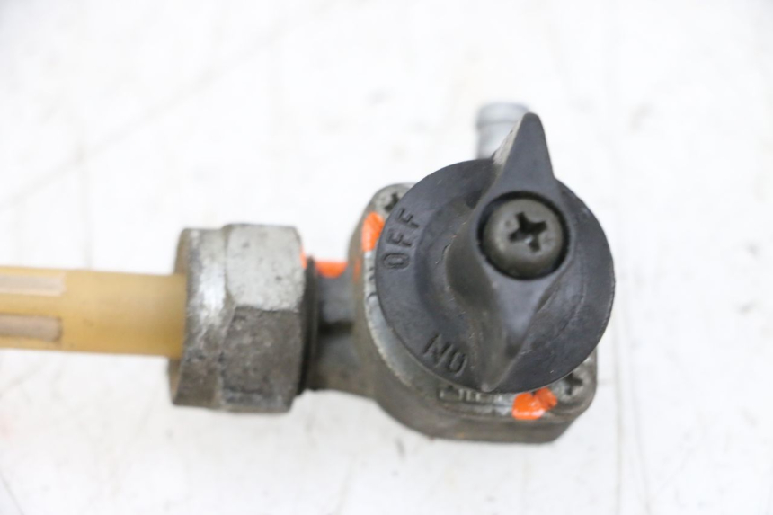 photo de RUBINETTO SERBATOIO HONDA NSR R 125 (1994 - 2003) - Zoom sullo stato d'uso