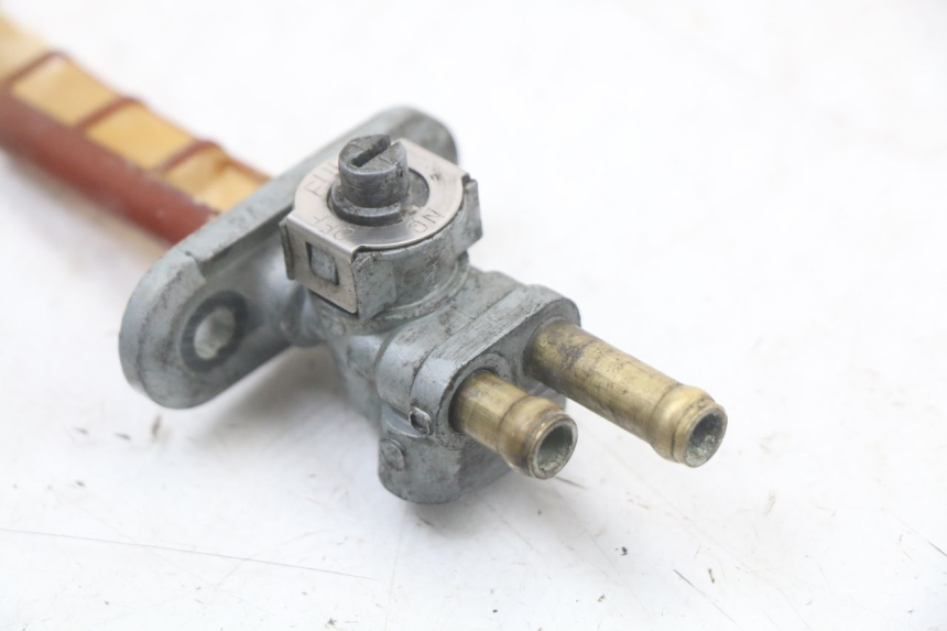 photo de RUBINETTO SERBATOIO SUZUKI GS F 500 (2004 - 2007)