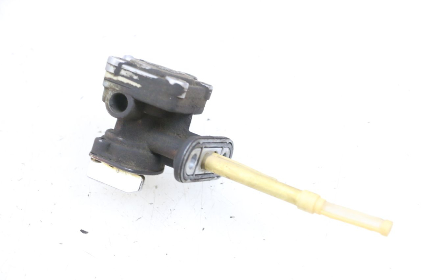 photo de RUBINETTO SERBATOIO KAWASAKI ZR 7 750 (1999 - 2001) - Zoom sullo stato d'uso