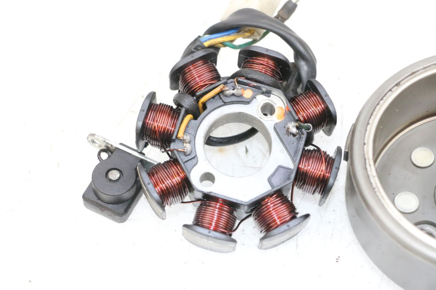 photo de STATORE MAG POWER BOMBERS 4T 50 (2016 - 2026) - Marcature e riferimenti originali