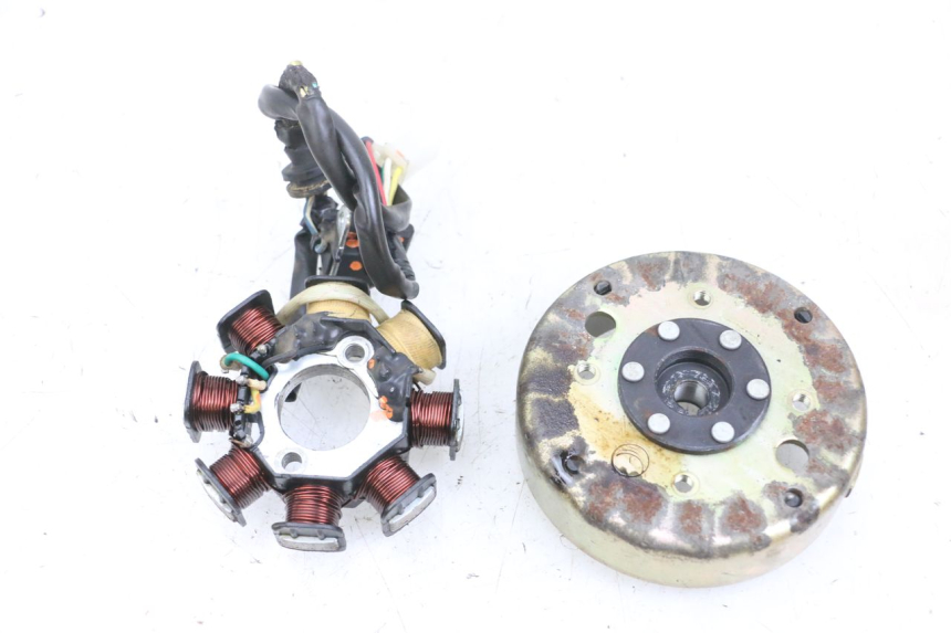photo de ROTOR STATOR PEUGEOT KISBEE 4T 50 (2010 - 2017) - Vista principale
