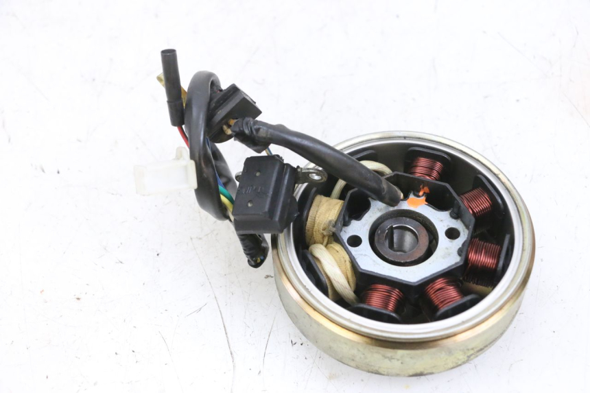 photo de ROTOR STATOR PEUGEOT KISBEE 4T 50 (2010 - 2017) - Dettaglio del componente
