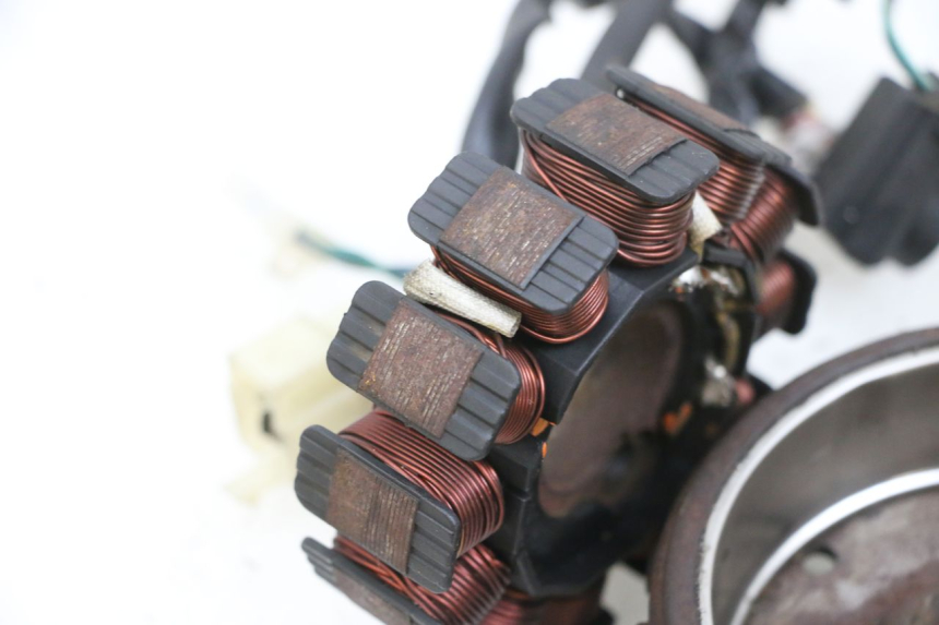 photo de STATORE SYM ORBIT III 3 4T 50 (2021 - 2025) - Dettagli dei punti di fissaggio