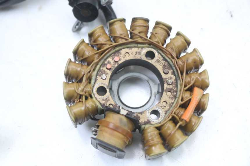 photo de ROTOR STATOR YAMAHA YP MAJESTY 125 (2002 - 2006) - Stato della superficie e materiale