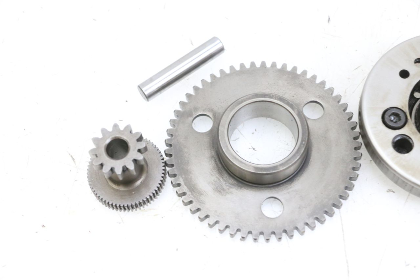 photo de RUOTA LIBERA AVVIAMENTO SYM ORBIT III 3 4T 50 (2021 - 2025) - Primo piano tecnico